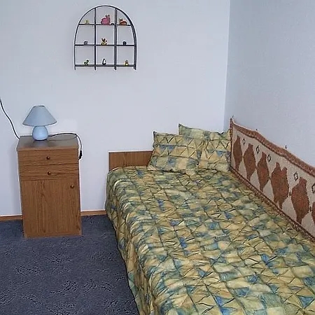Apartment Lilla Apartman *