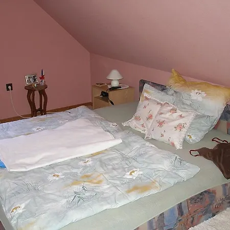 Apartment Lilla Apartman *