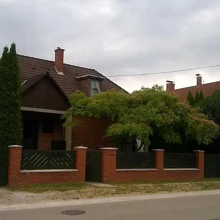Apartment Lilla Apartman Balatonkeresztur